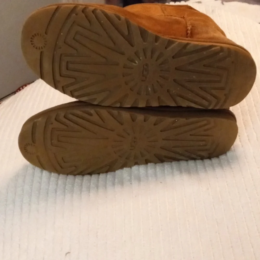 Ugg Boots - Picture 5 of 7